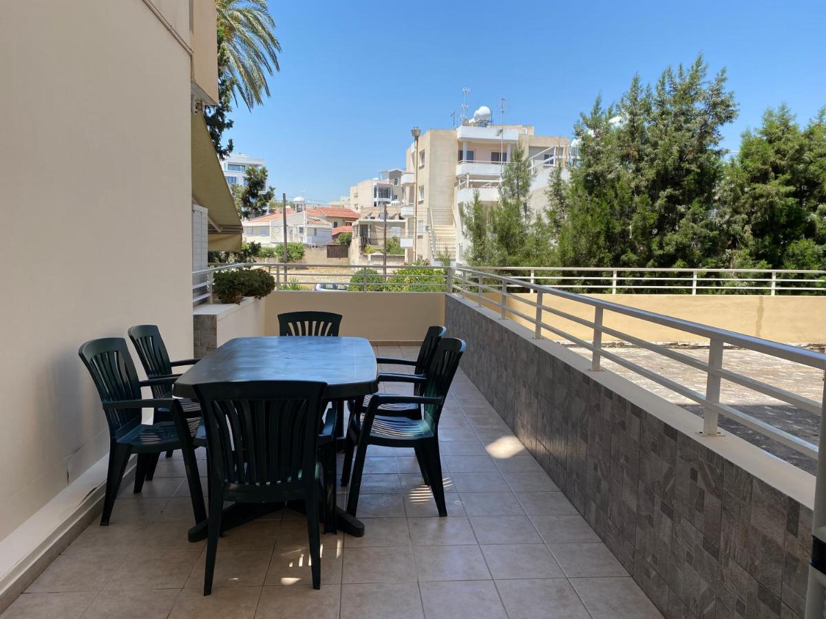 Holiday City Center Larnaca Exterior photo