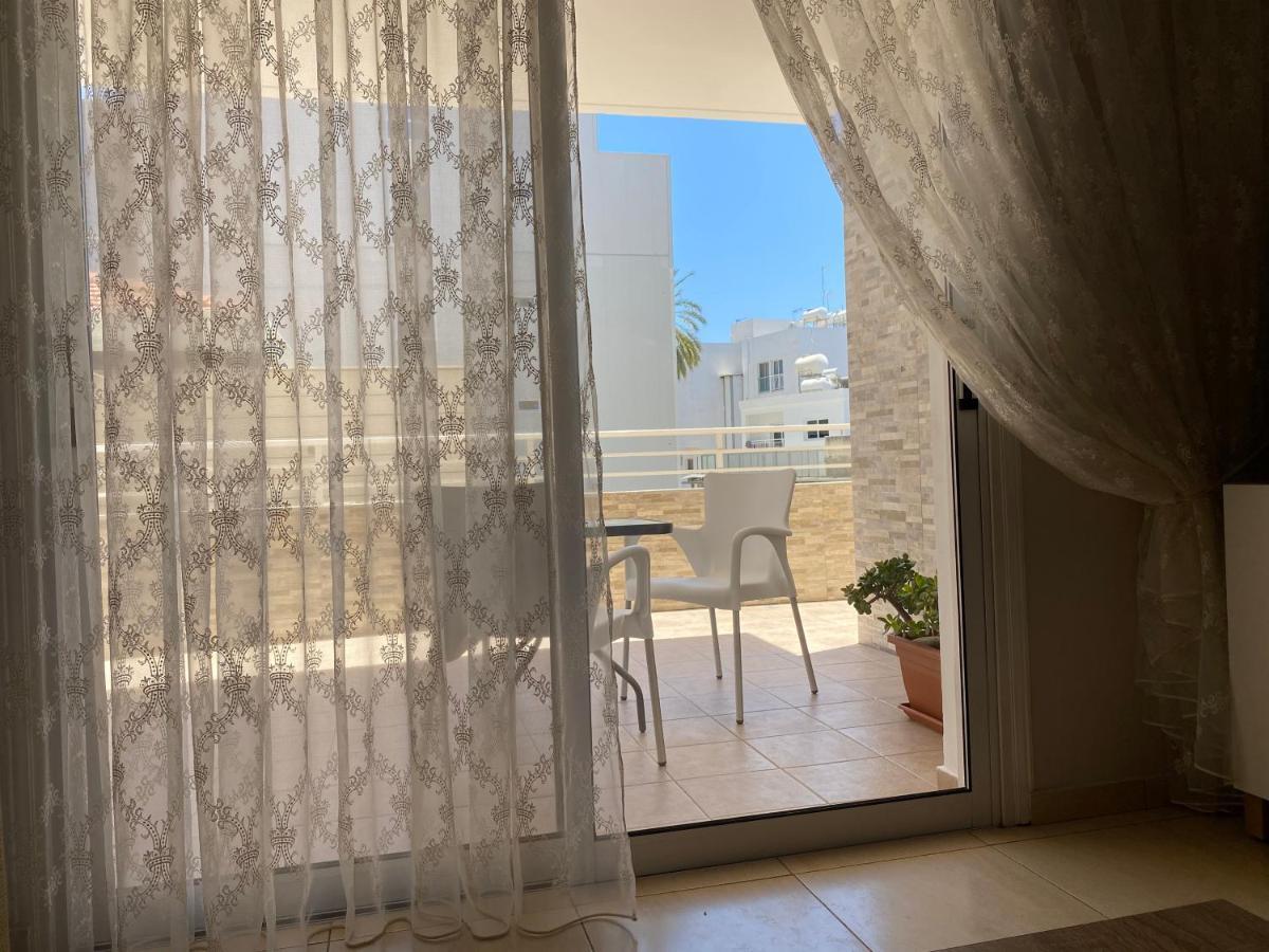 Holiday City Center Larnaca Exterior photo