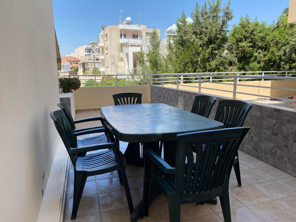 Holiday City Center Larnaca Exterior photo